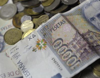 Los españoles tenemos 273.000 millones de pesetas sin cambiar a euros