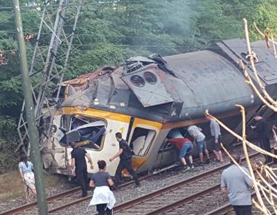 Cuatro muertos y cincuenta heridos en un accidente de tren en Galicia