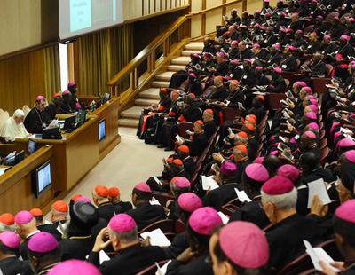 Los homosexuales han de ser tratados "con sensibilidad y delicadeza", según el Vaticano