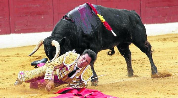 Fran Rivera y su aparatosa cogida en Huesca