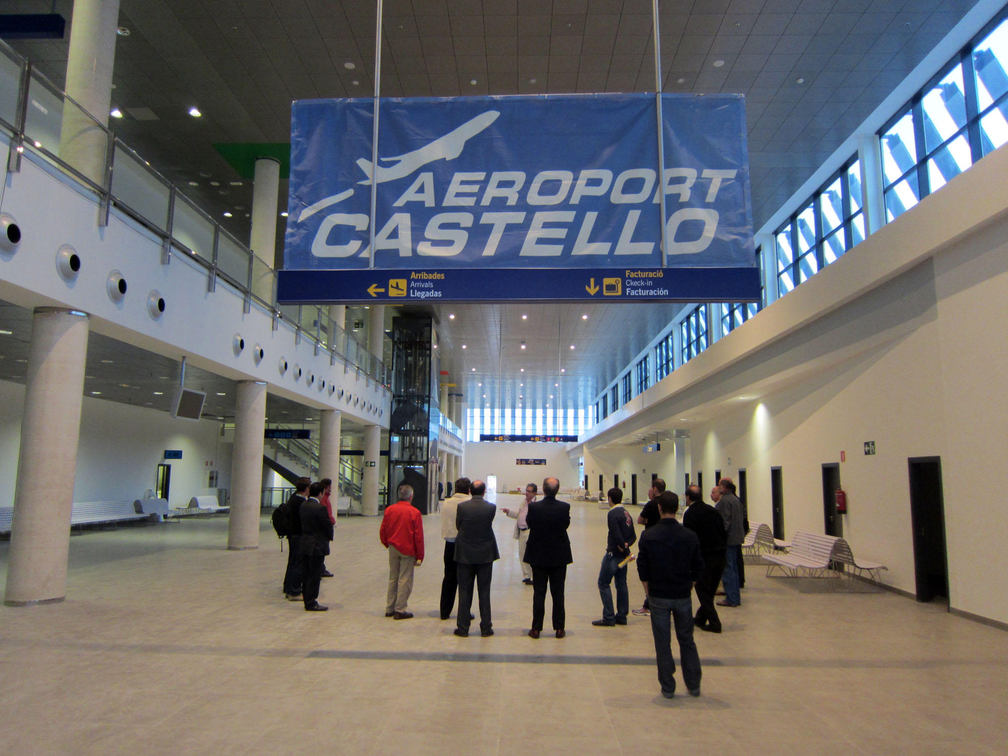 Se han llegado a construir aeropuertos por los que aún no han pasado ni 60 personas