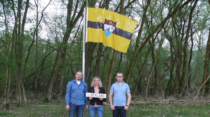 Fundadores de Liberland: Vít Jedlicka, su mujer y su mejor amigo