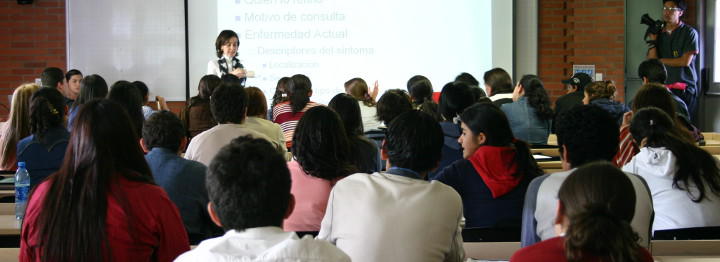 Estudiantes en clase