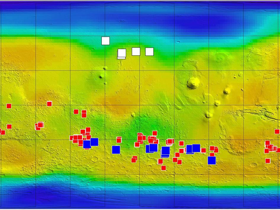 Mapa de Marte de la MRO de 2011. Los puntos oscuros de posible agua están marcados en azul (Fuente: NASA)