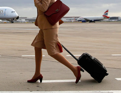 Una azafata de vuelo ejercía la prostitución en los baños del avión