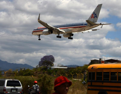 Muere un piloto de American Airlines en pleno vuelo
