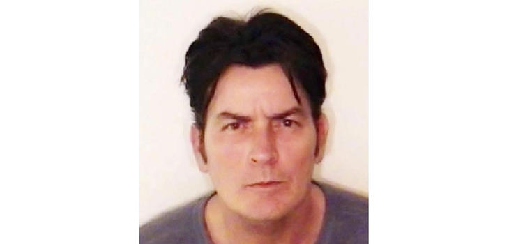 Foto de la ficha policial de Charlie Sheen