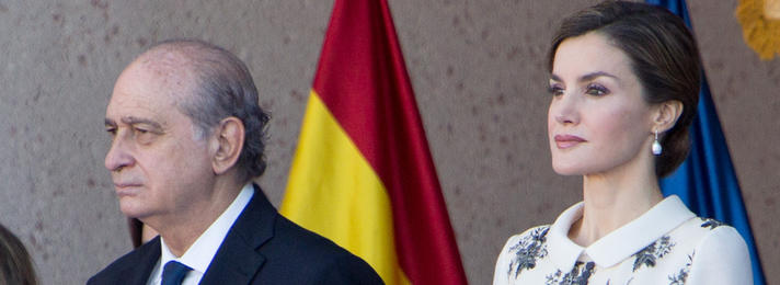 Jorge Fernández Díaz junto a Letizia Ortiz