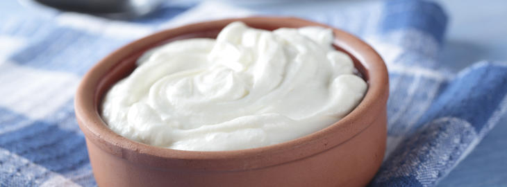 La producción de yogur griego genera un ácido perjudicial para el medio ambiente
