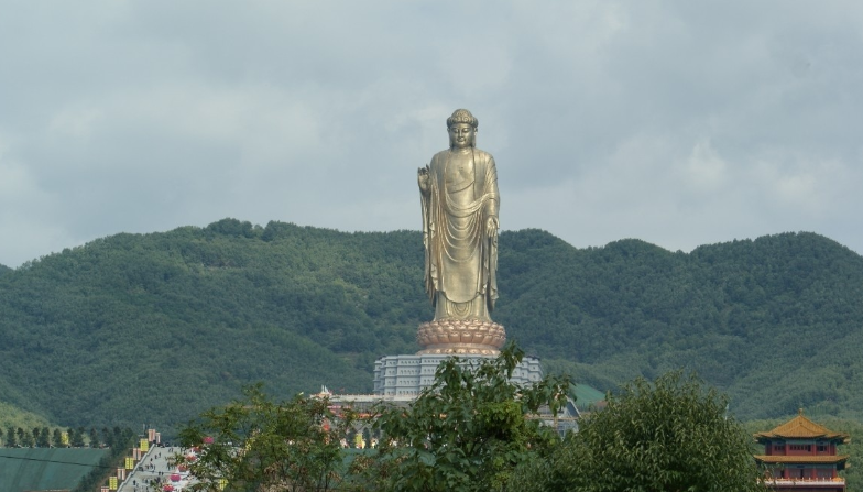 Buda del templo de Primavera