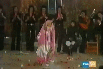 Lola Flores bailando