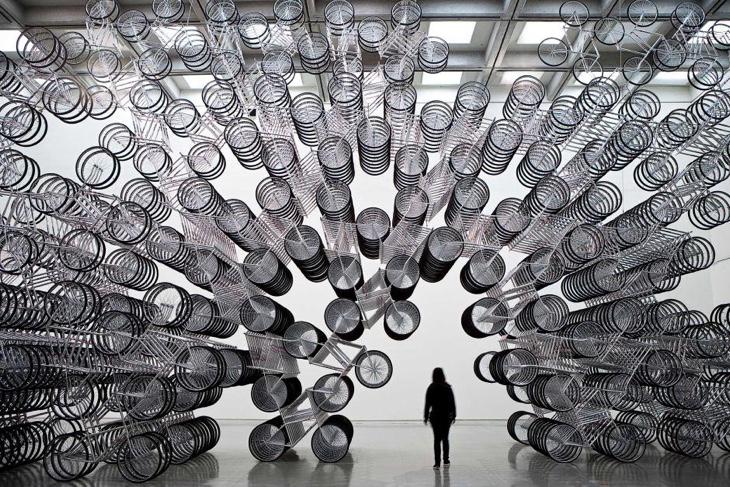 Open AI aún no tiene diseños, así que aquí tenéis una instalación de Ai WeiWei