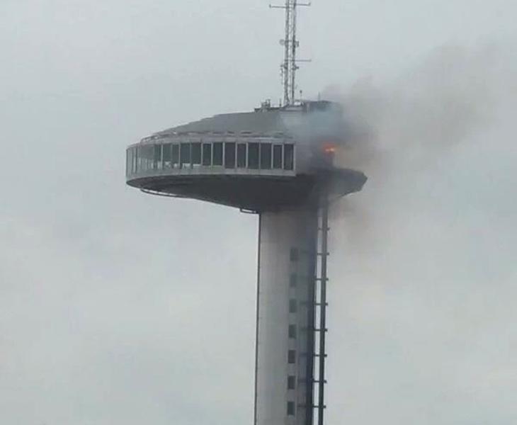 Incendio en el Faro de Moncloa