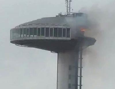 Arde el Faro 'maldito' de Moncloa