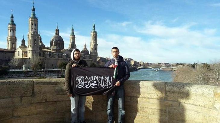 Afines con el yihadismo frente al Pilar de Zaragoza