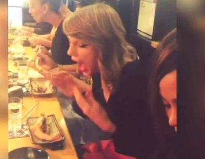 Escucha Taylor Swift y la comida china te sabrá mejor