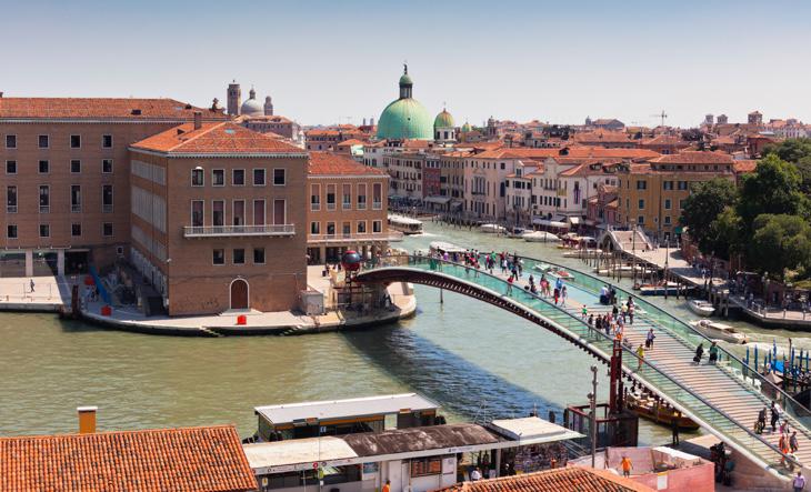 Puente de la Constitución de Venecia