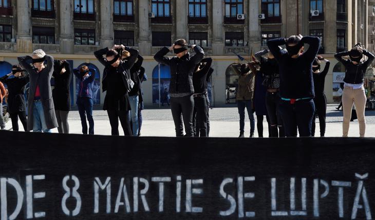 Cerca del 40% de los rumanos cree que en su país no se puede hablar de igualdad de género