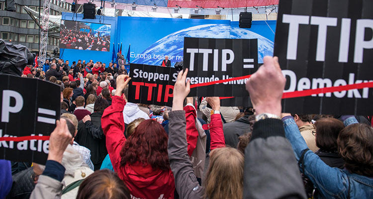 Acto de protesta contra la aprobación del TTIP