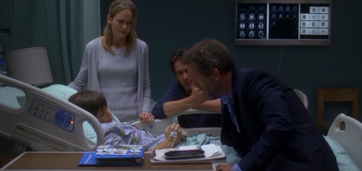 'House' con una PSP en plano