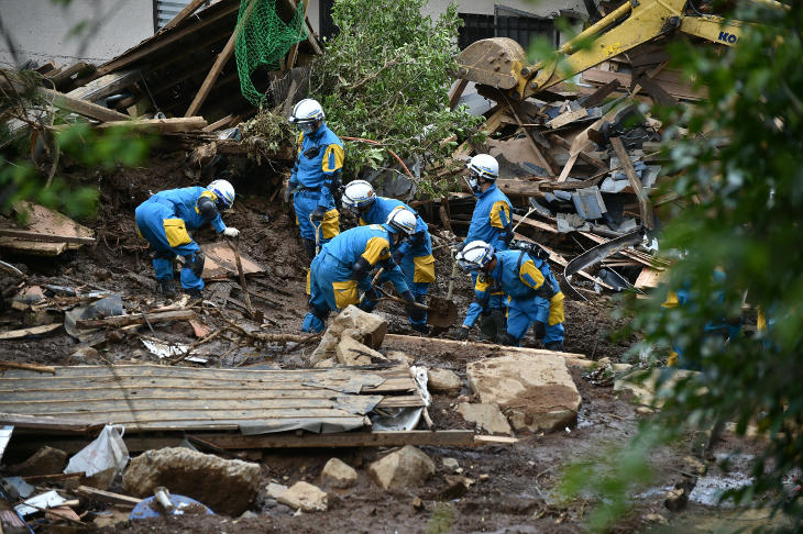 Más de 90 edificios destruidos tas el terremoto japonés