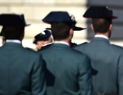 Detienen a un guardia civil por robar ropa interior a una compañera y realizar conjuros para atraerla