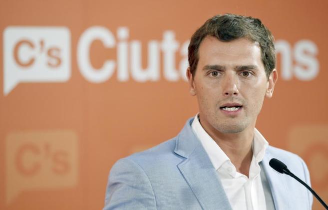 Rivera: 'Estoy convencido de que vamos a poner en marcha una legislación de cambio y acuerdo'. El líder de Ciudadanos no hace hincapié en la ...