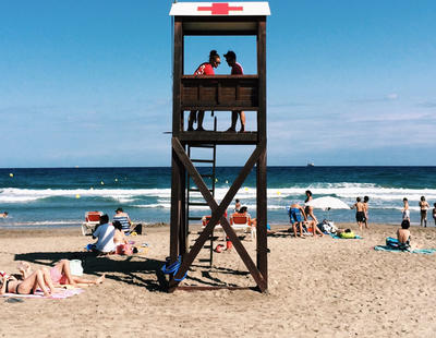 Los socorristas de las playas de Francia llevarán armas ante la amenaza de atentados terroristas