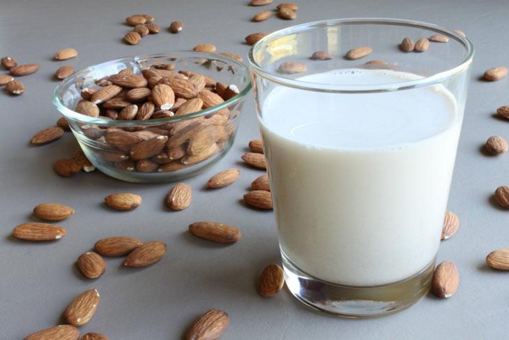 Almendras, también bebidas