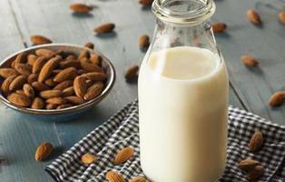 Pros y contras de las diferentes alternativas a la leche tradicional
