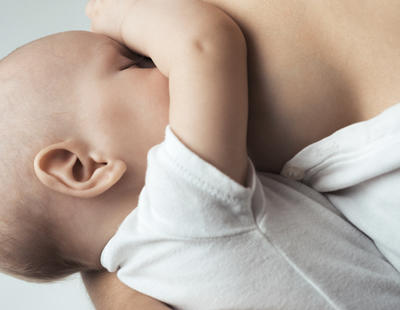 'Ese bebé ya es mayorcito' y otros mitos de lactancia materna prolongada