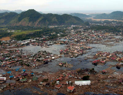 Un hombre encuentra a su hija desaparecida en el tsunami de 2004 doce años después