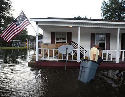 Una inundación destruye la casa de un líder cristiano que creía que Dios enviaba desastres naturales para castigar a gays
