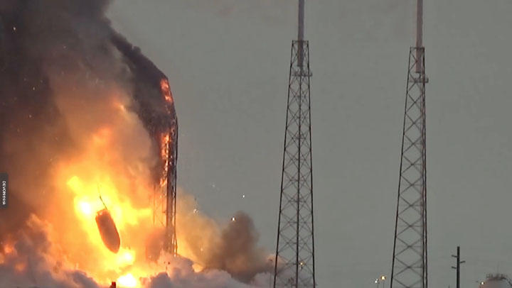 Momento de la explosión del Falcon 9