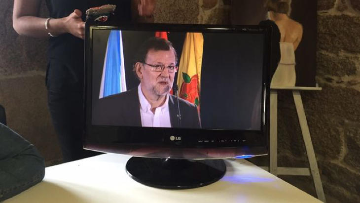 Rajoy vuelve a los plasmas en la campaña gallega (Gonzalo Cortizo/El Diario)