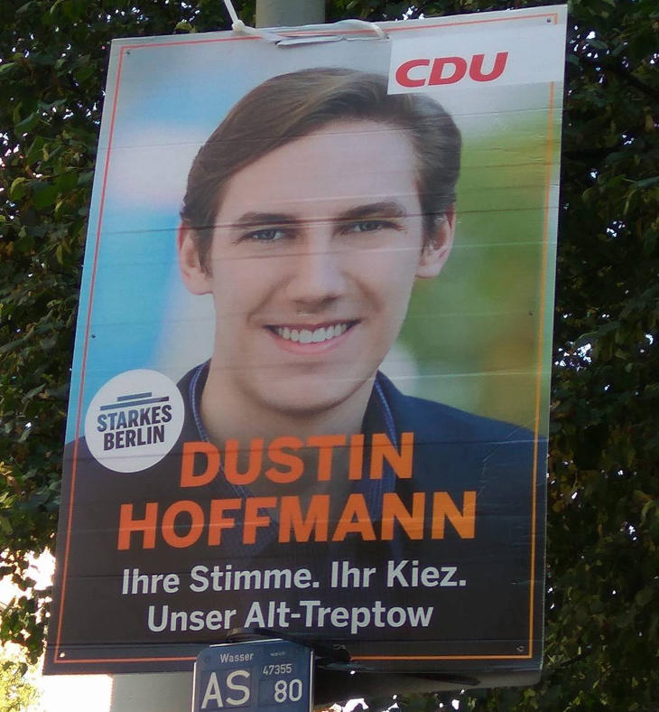 Los carteles de Dustin Hoffmann en Berlín (Foto: Manel Badosa para Los Replicantes)