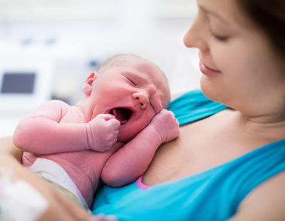 Hay madres haciendo joyas con el cordón umbilical de sus recién nacidos