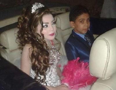 Las fotos del compromiso de dos niños de 11 y 12 años crean gran indignación
