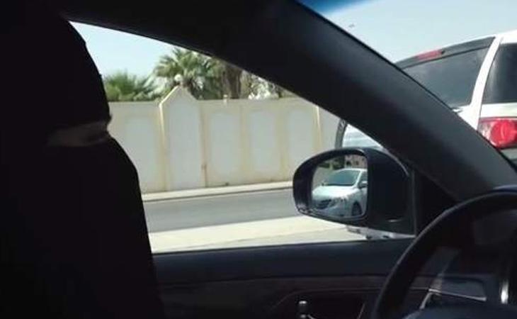 En octubre de 2013, varias mujeres se pusieron al volante como protesta contra las leyes de Arabia Saudí