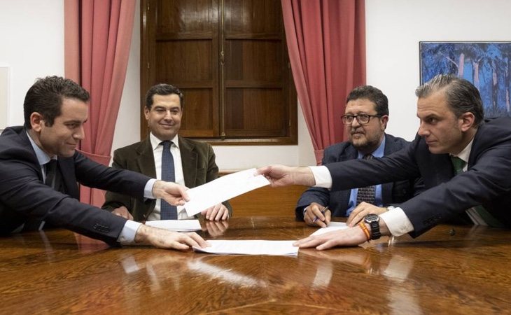 VOX y el Partido Popular han firmado un acuerdo de investidura en Andalucía