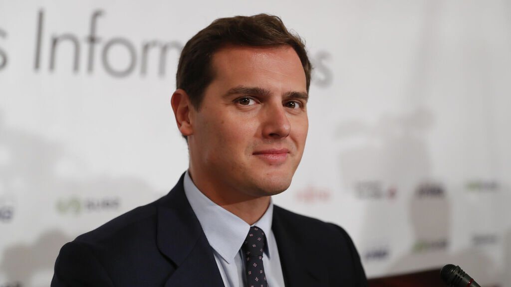 Albert Rivera considera 'rancia' la protesta contra PP, Ciudadanos y VOX en el Parlamento andaluz