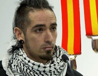 El fiscal pide 25 años para el acusado de asesinar a un hombre con tirantes de la bandera de España