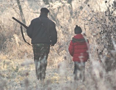 Muere un niño de cuatro años al recibir un disparo en una cacería