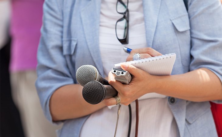 La Voz de Galicia ha reducido los sueldos y pretende despedir a un 20% de los periodistas