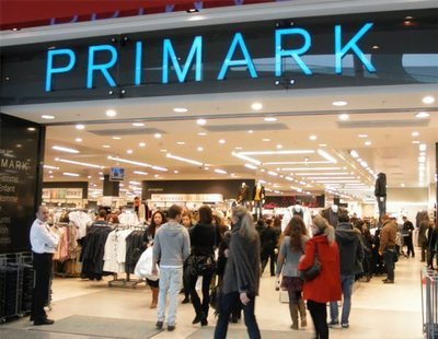 Aparecen huesos humanos en unos calcetines de Primark