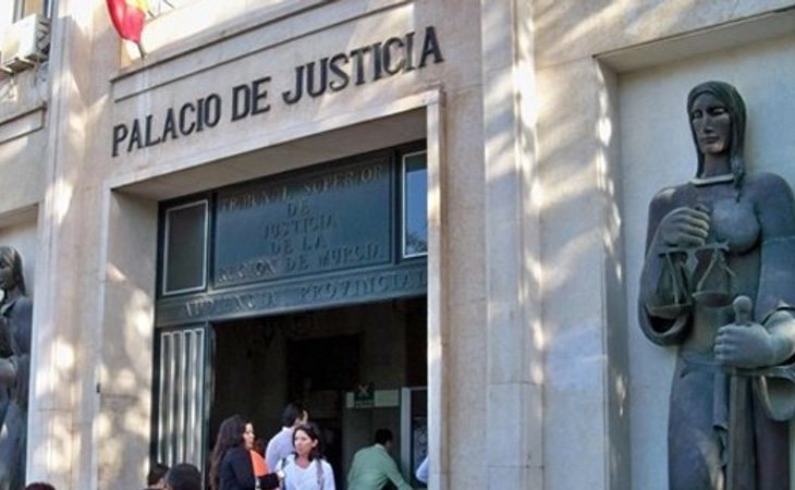 El Tribunal de Justicia finalmente le ha condenado a 11 meses de suspensión de empleo y sueldo