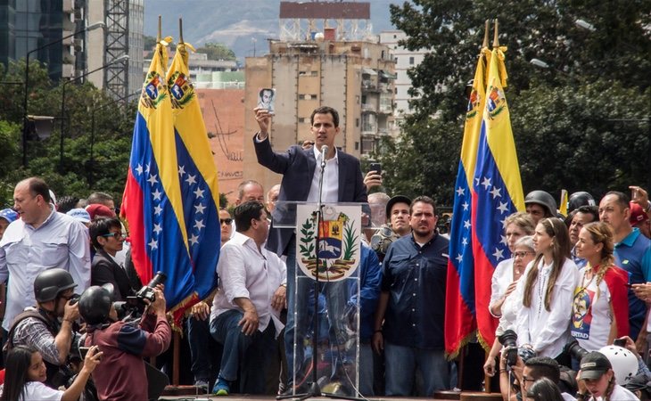 Juan Guaidó está haciendo un fuerte esfuerzo por conseguir el control de las bases del ejército