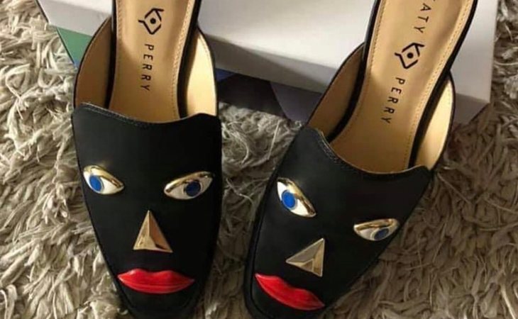 Los polémicos zapatos de Katy Perry