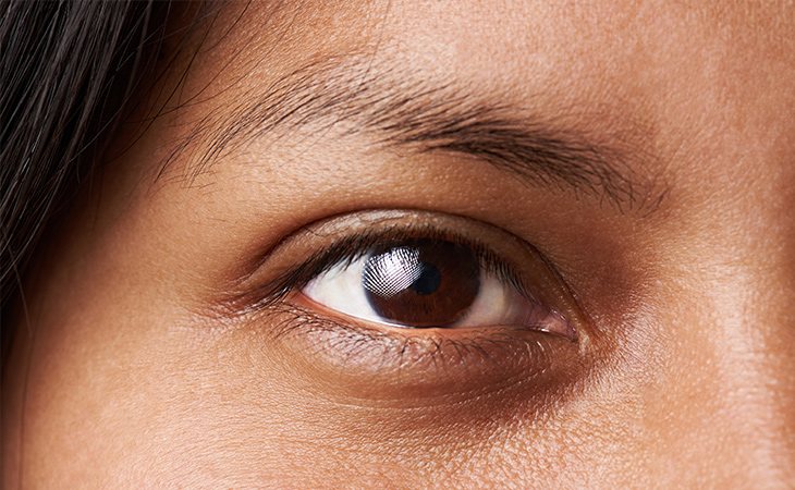 Los ojos marrones oscuros casi negros no son muy comunes
