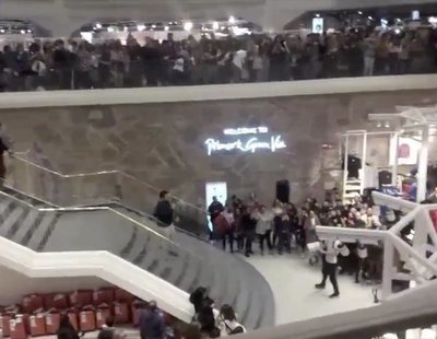 Para el Primark de Gran Vía para pedirle matrimonio a su pareja ante todos los visitantes